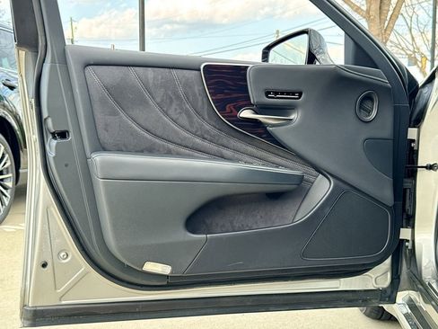 Used 2024 Lexus LS 500 AWD w/ Luxury Package image 14