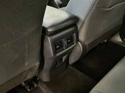 Used 2025 Toyota RAV4 LE AWD/4WD image 28