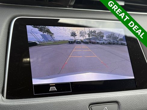 Used 2022 Cadillac XT4 Luxury w/ Cold Weather Package image 23