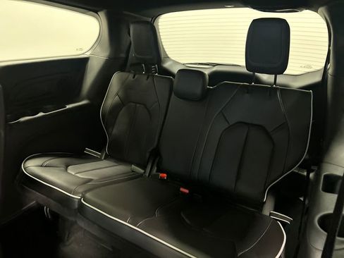 New 2026 Chrysler Pacifica Limited w/ S Appearance Package image 30