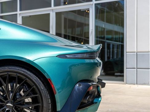 Used 2023 Aston Martin V8 Vantage Coupe RWD image 17