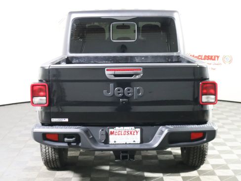 Used 2021 Jeep Gladiator Sport image 6