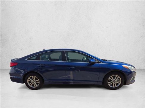 Used 2017 Hyundai Sonata SE FWD image 4