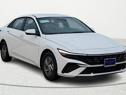 Certified 2025 Hyundai Elantra SE