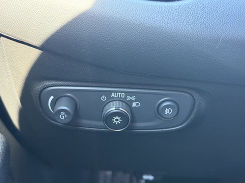 Used 2020 Chevrolet Equinox LT image 27