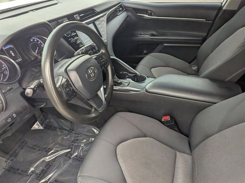 Used 2020 Toyota Camry LE image 19