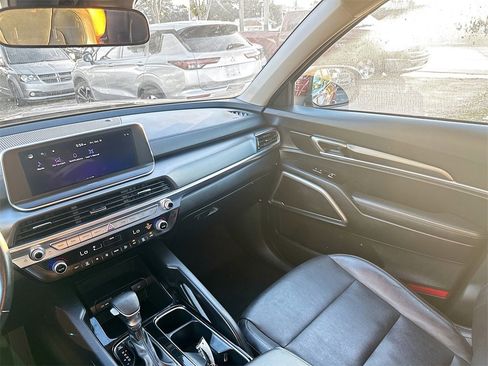 Used 2022 Kia Telluride LX image 24