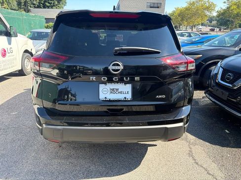Used 2025 Nissan Rogue S AWD/4WD image 5