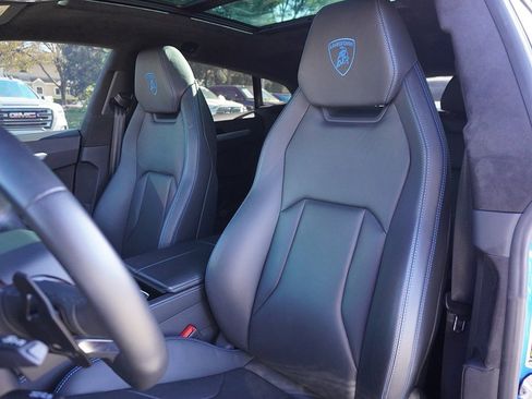 Used 2022 Lamborghini Urus image 36