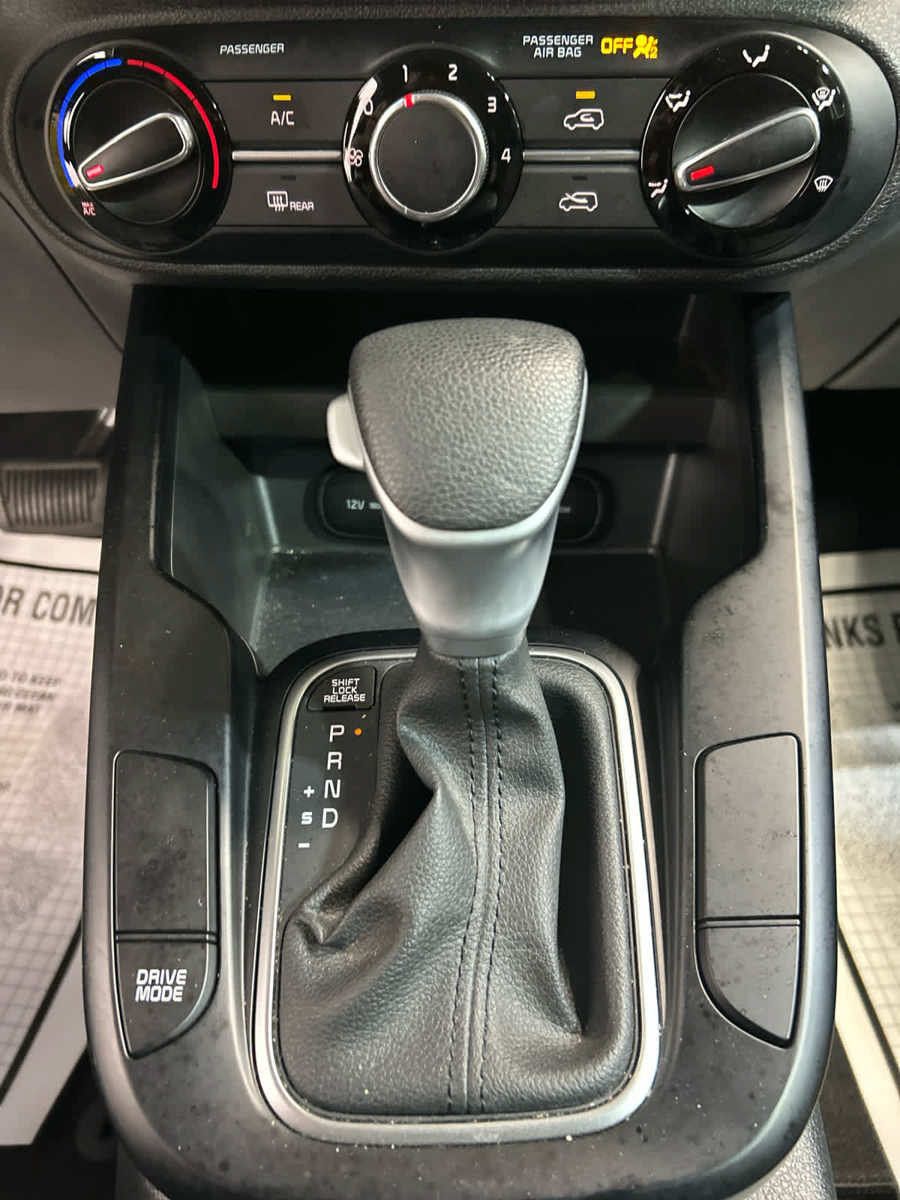 Used 2022 Kia Soul LX FWD image 6