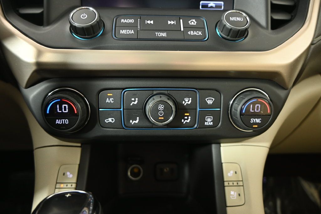 Used 2018 GMC Acadia Denali w/ Technology Package AWD/4WD image 31