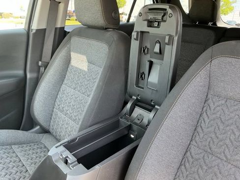 Used 2023 Chevrolet Equinox LT FWD image 31