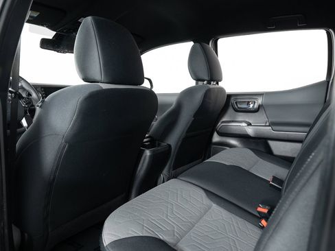 Used 2023 Toyota Tacoma TRD Off-Road image 19