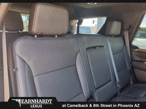 Used 2024 Chevrolet Tahoe LT w/ Luxury Package AWD/4WD image 15