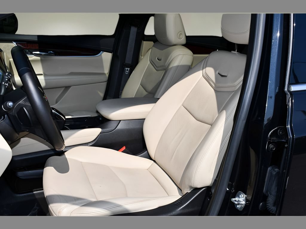 Used 2019 Cadillac XT5 Luxury FWD image 14