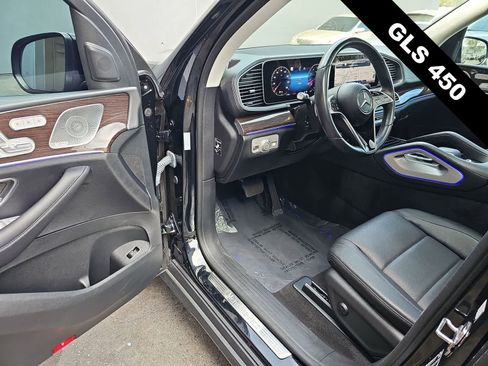 Used 2024 Mercedes-Benz GLS 450 4MATIC image 10