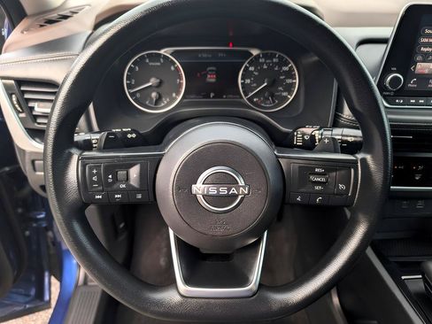 Used 2023 Nissan Rogue S AWD/4WD image 14