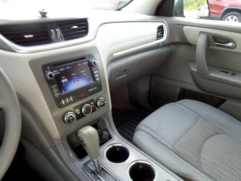 Used 2015 Chevrolet Traverse LS image 23