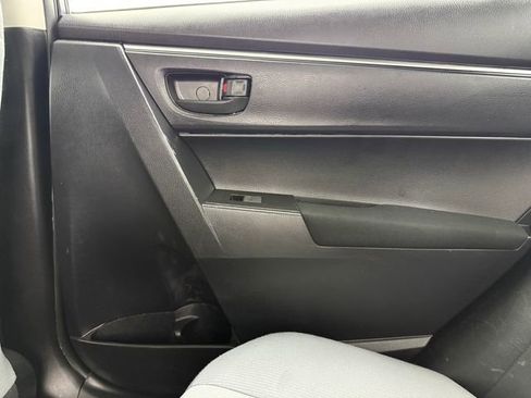 Used 2015 Toyota Corolla L FWD image 33