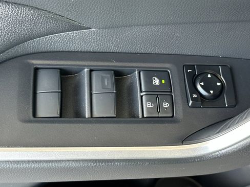 Used 2021 Toyota RAV4 SE w/ Weather & Moonroof Package AWD/4WD image 13