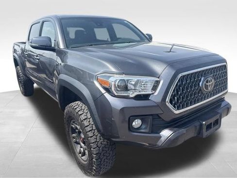 Used 2019 Toyota Tacoma TRD Off-Road w/ TRD Premium Off Road Package AWD/4WD image 7