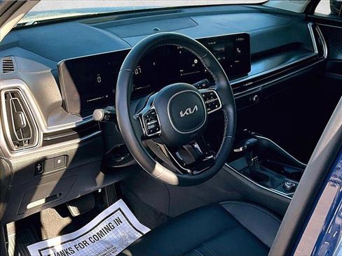 Used 2024 Kia Sorento S image 14