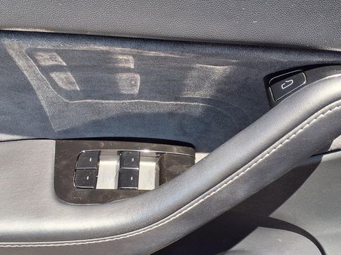 Used 2021 Tesla Model Y Long Range AWD/4WD image 20