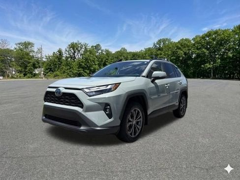 Used 2023 Toyota RAV4 XLE Premium AWD/4WD image 4