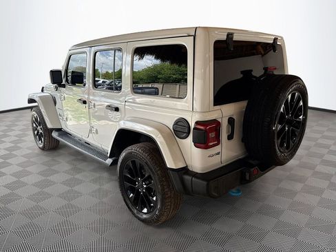 Used 2023 Jeep Wrangler Unlimited Sahara w/ Cold Weather Group AWD/4WD image 8