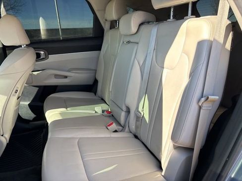 Used 2023 Kia Sorento S w/ Panoramic Sunroof Package image 20