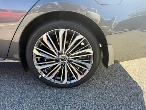 New 2025 Nissan Altima 2.5 SL image 12