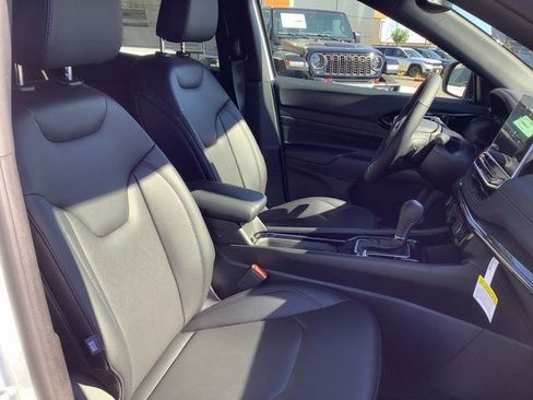 New 2026 Jeep Compass Limited image 36