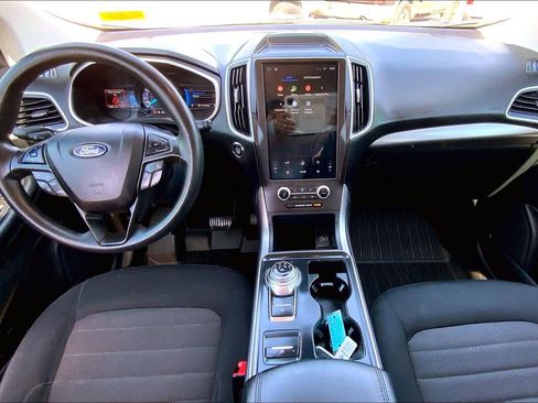 Certified 2021 Ford Edge SE FWD image 13