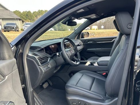 Used 2024 GMC Acadia Elevation image 36