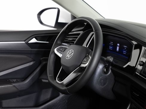 Used 2024 Volkswagen Jetta SE FWD image 23