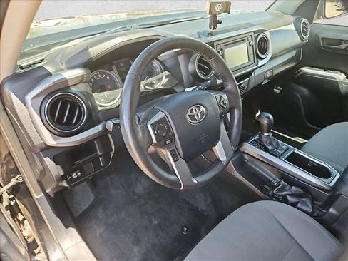 Used 2016 Toyota Tacoma SR5 w/ Towing Package RWD image 12