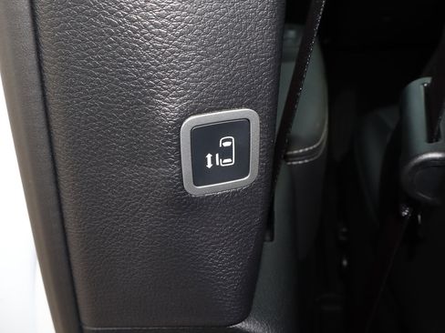 New 2026 Chrysler Pacifica Select image 18