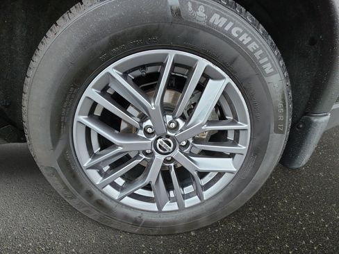 Used 2021 Nissan Rogue S AWD/4WD image 31
