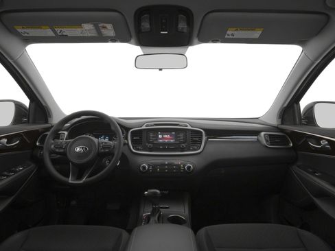 Used 2018 Kia Sorento FWD image 5