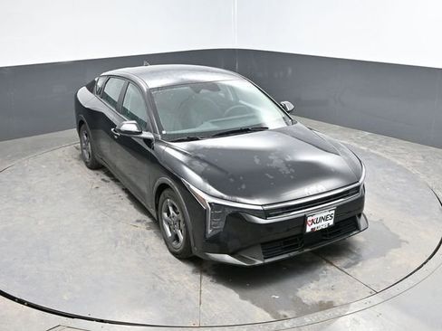 Used 2025 Kia K4 LXS image 37