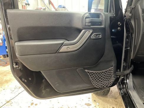 Used 2013 Jeep Wrangler Unlimited Sport AWD/4WD image 15