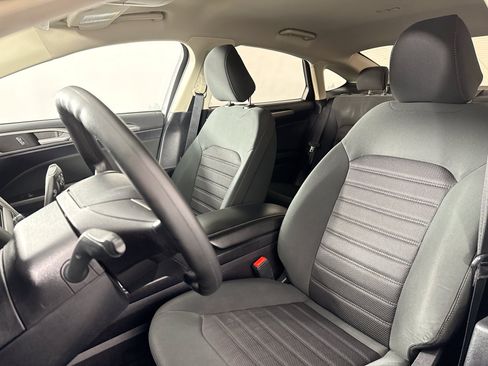 Used 2020 Ford Fusion SE FWD image 21