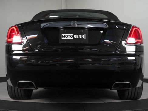 Used 2019 Rolls-Royce Dawn RWD image 24