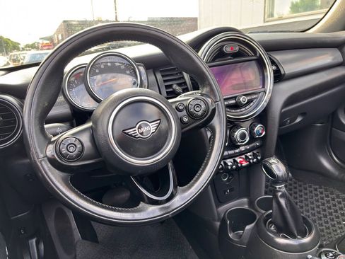 Used 2019 MINI Cooper Convertible w/ Signature Upholstery Package image 35