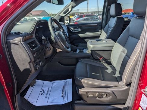 Used 2024 Chevrolet Suburban Premier AWD/4WD image 11