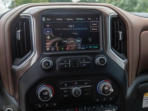 Used 2023 Chevrolet Silverado 2500 High Country w/ Z71 Off-Road Package image 23