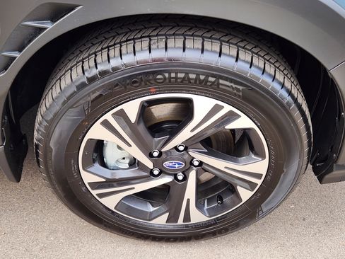 Used 2025 Subaru Crosstrek 2.0i Premium image 18