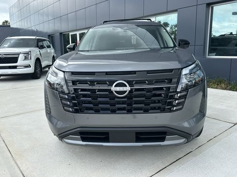 New 2026 Nissan Pathfinder SL FWD image 2