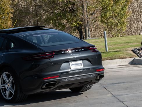Used 2020 Porsche Panamera 4 image 5