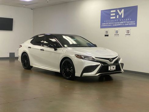 Used 2021 Toyota Camry XSE FWD image 2